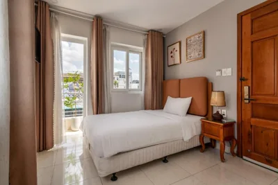 Camera Family con balcone — SAZI Erato Hotel - Free Airport & Breakfast